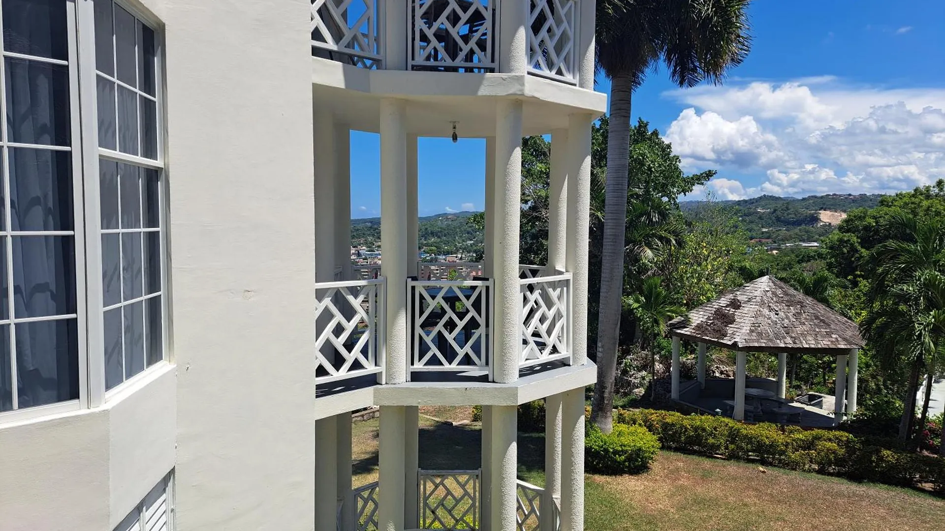 Ivory Tower Ocho Rios Apartment